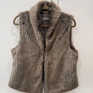Bagatelle Women's Plush Faux Fur Vest - Taupe